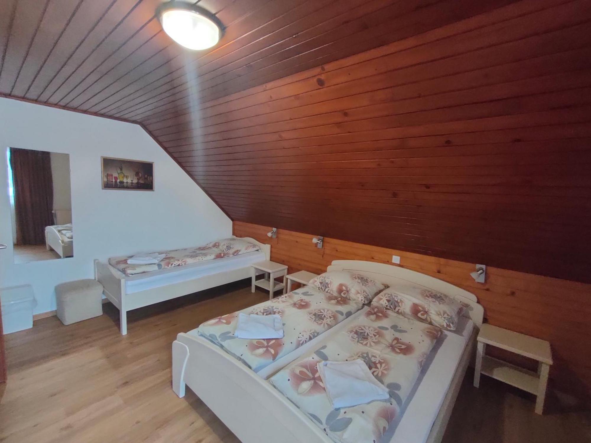 Bed & Breakfast Hisa Resje Bohinj Exteriör bild