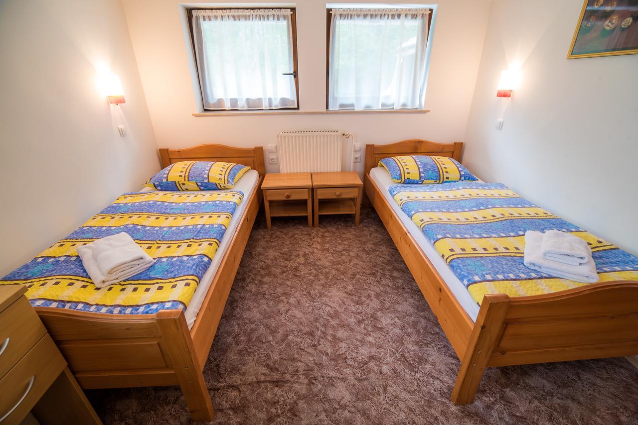 Bed & Breakfast Hisa Resje Bohinj Rum bild