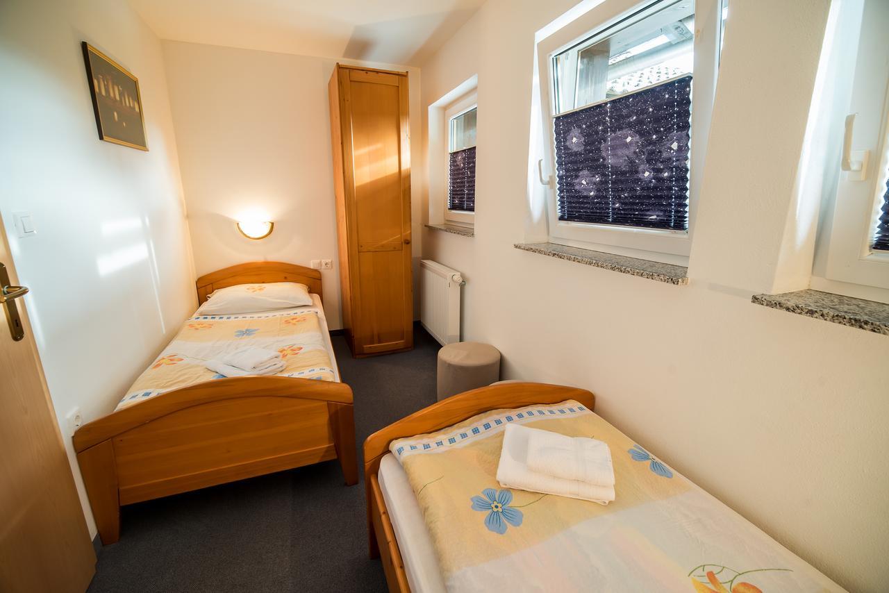 Bed & Breakfast Hisa Resje Bohinj Exteriör bild