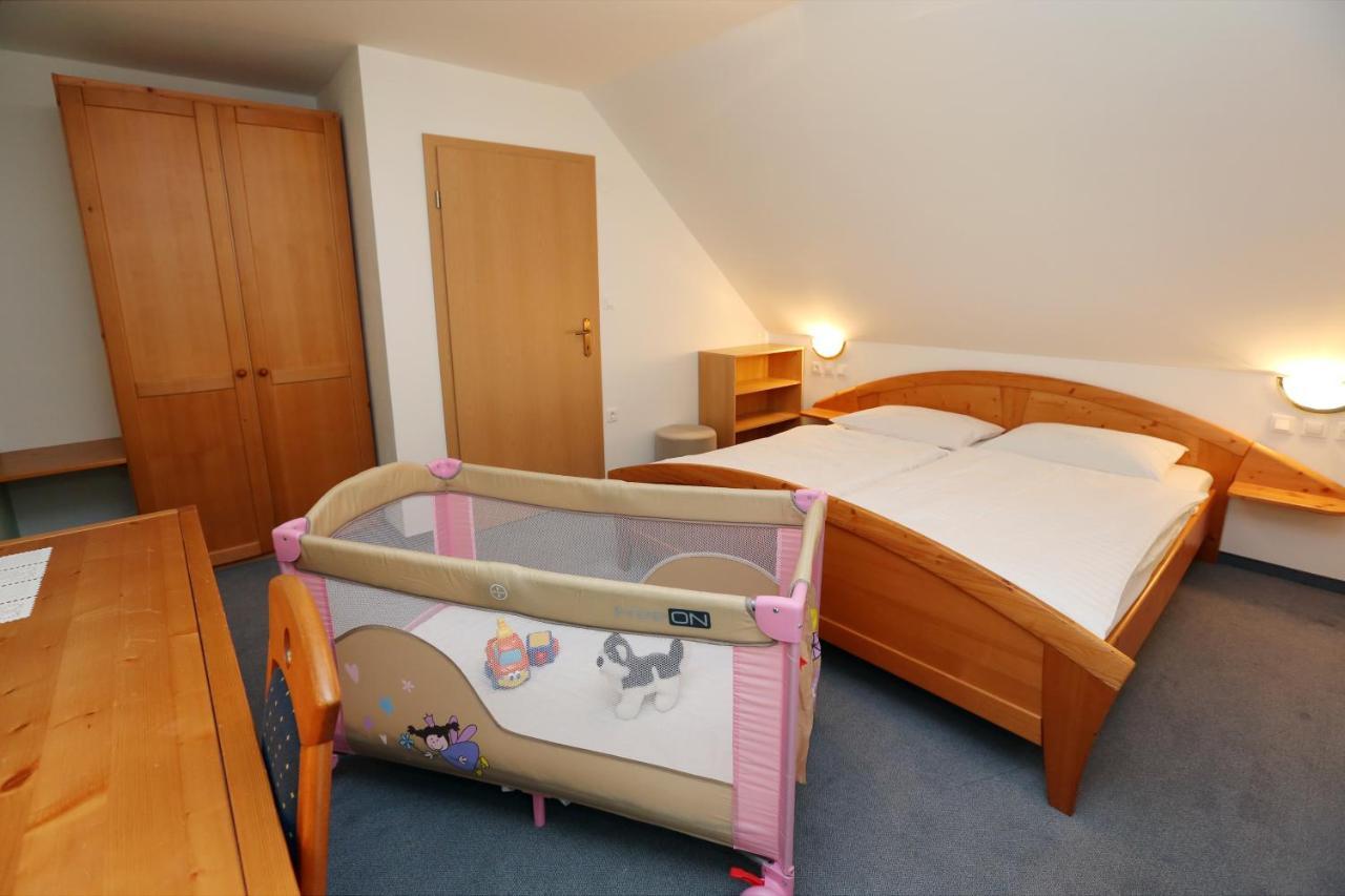 Bed & Breakfast Hisa Resje Bohinj Rum bild