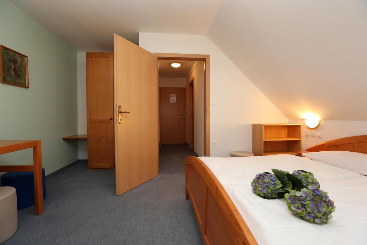 Bed & Breakfast Hisa Resje Bohinj Rum bild